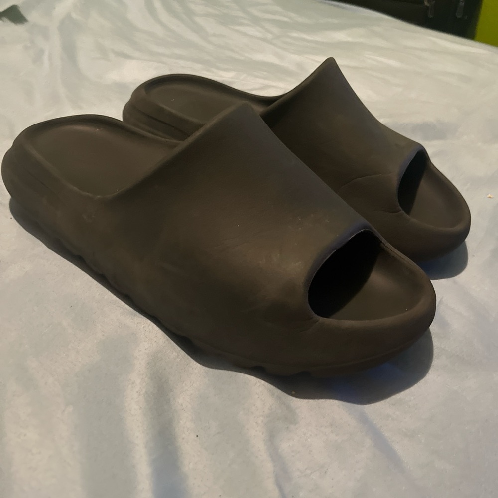 onyx yeezy slides